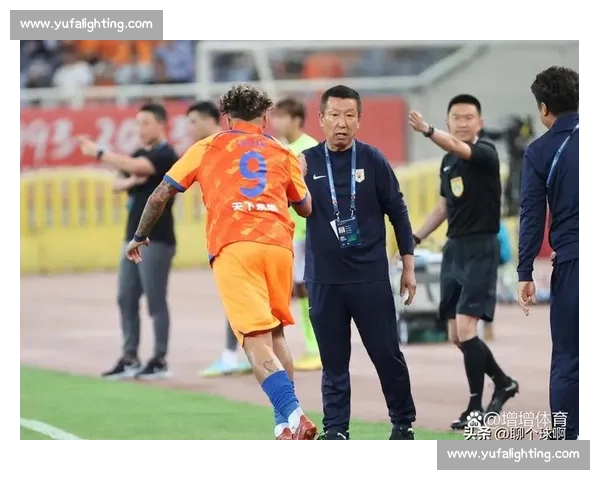 泰山名宿炮轰崔康熙用人乱象:“抽风式” 轮换摧毁年轻球员成长根基 泰山名宿炮轰崔康熙用人乱象:“抽风式” 轮换摧毁年轻球员成长根基